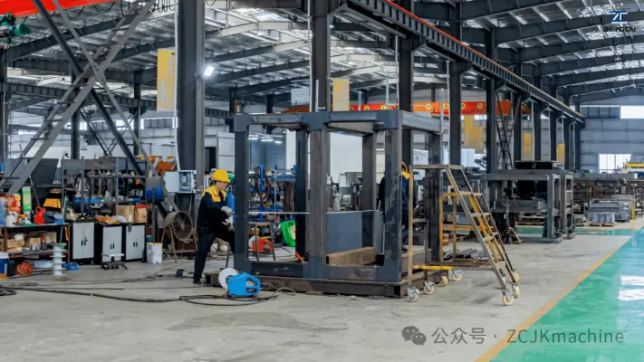 Prețul mașinii de fabricat blocuri și cărămizi: 5 capcane de cost pe care cumpărătorii ar trebui să le evite